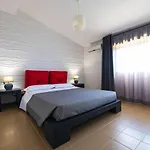 Isabella 4*