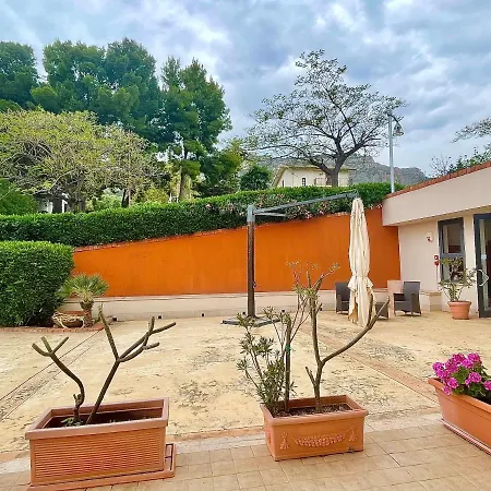 Isabella Aparthotel